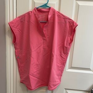 FIGS S Rafaela top Neon Pink